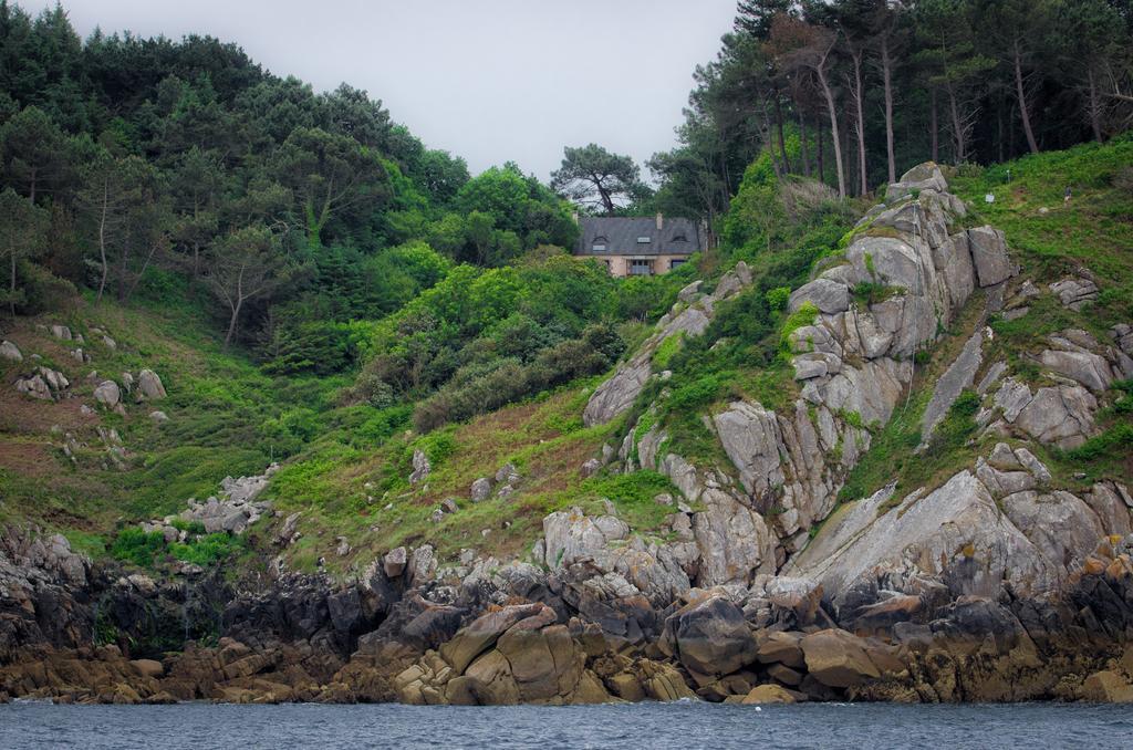 Les Fous De Bassans Bed & Breakfast Poullan-sur-Mer Ngoại thất bức ảnh